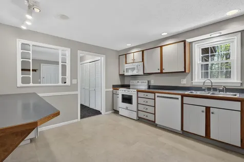 44 Winnocks Neck Road Scarborough ME 04074