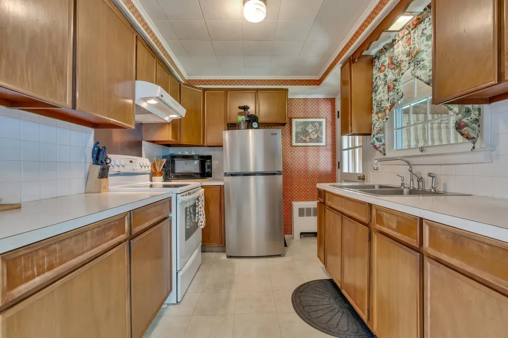 28 Intervale Road Kennebunk ME 04043