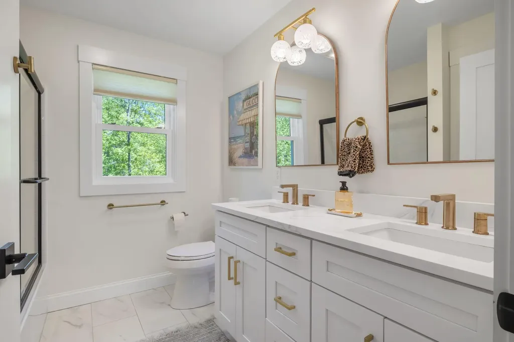 5 Taylor Lane Kennebunk ME 04043