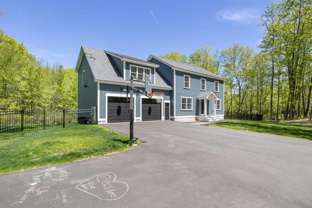 5 Taylor Lane Kennebunk ME 04043