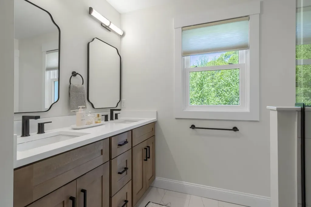 5 Taylor Lane Kennebunk ME 04043