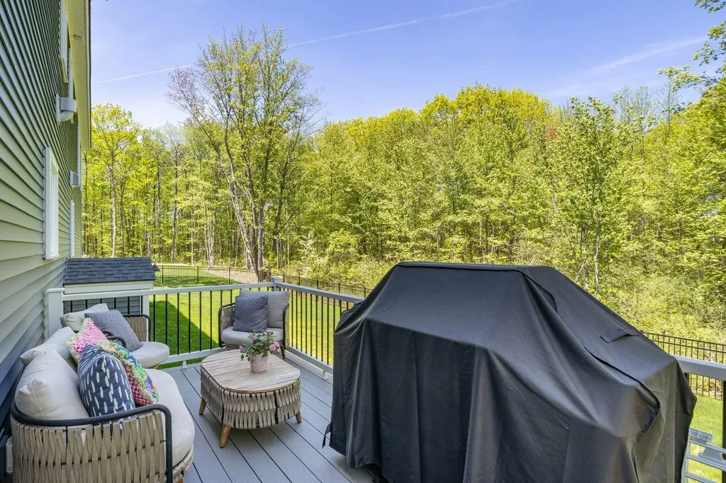 5 Taylor Lane Kennebunk ME 04043
