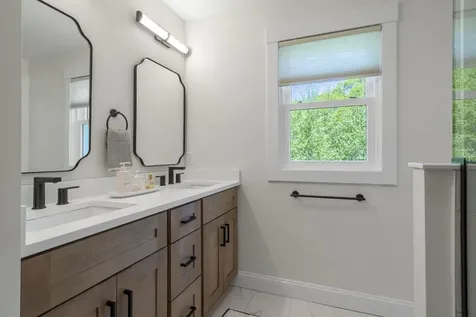 5 Taylor Lane Kennebunk ME 04043
