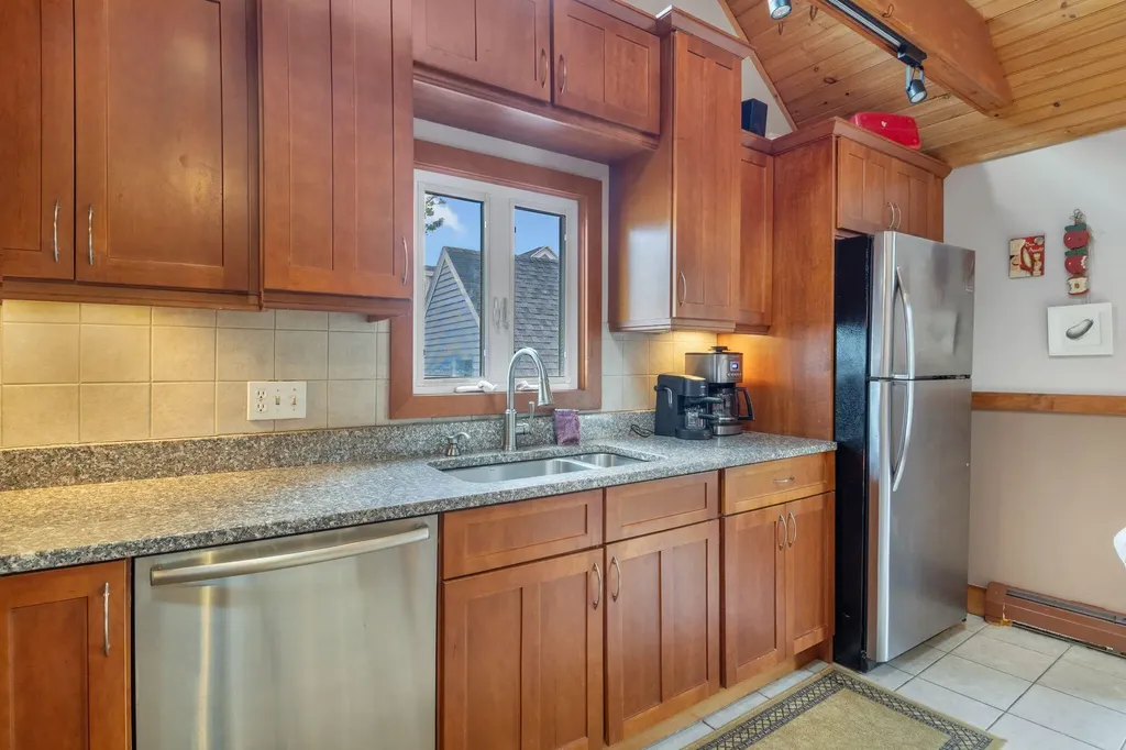 75 Carleton Street Portland ME 04102