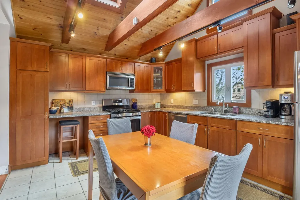 75 Carleton Street Portland ME 04102