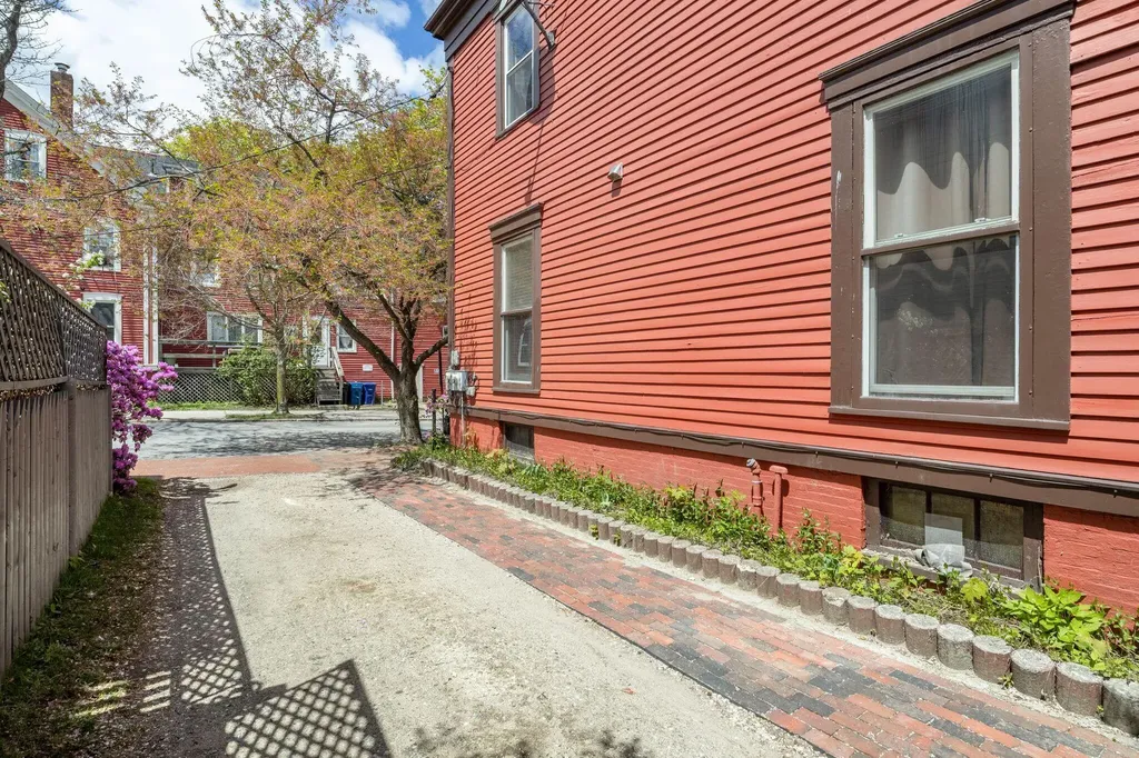75 Carleton Street Portland ME 04102