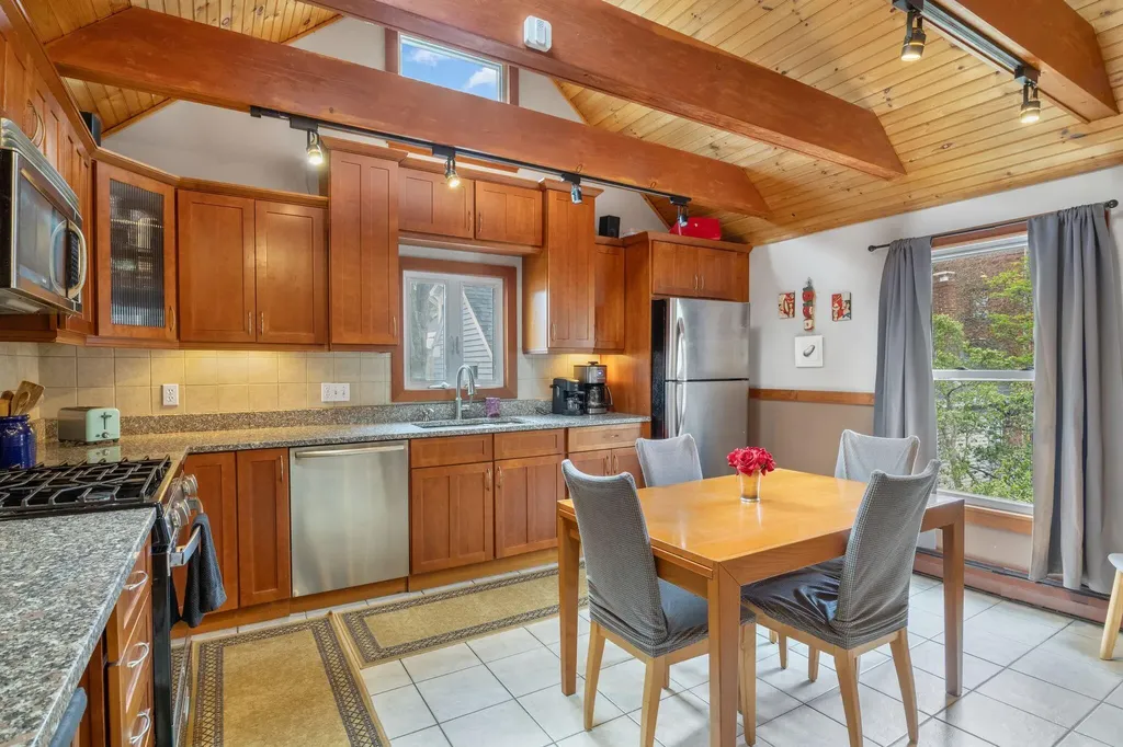 75 Carleton Street Portland ME 04102