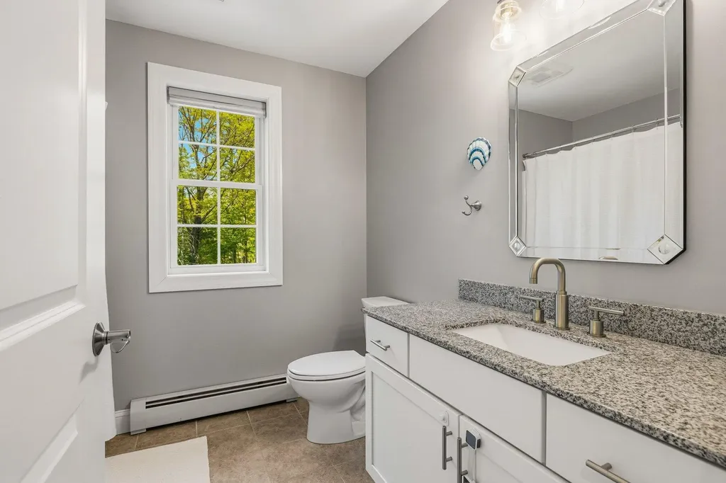 16 Bayview Drive Eliot ME 03903