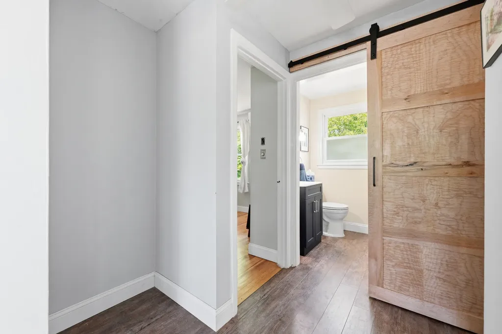 77 Lunt Road Falmouth ME 04105