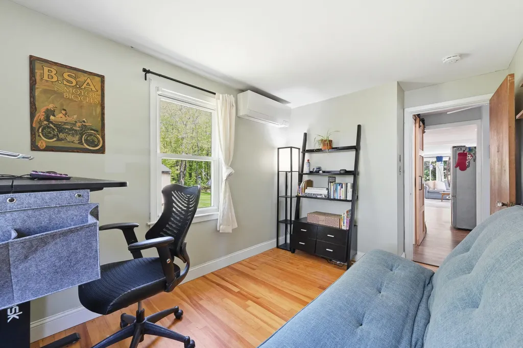 77 Lunt Road Falmouth ME 04105