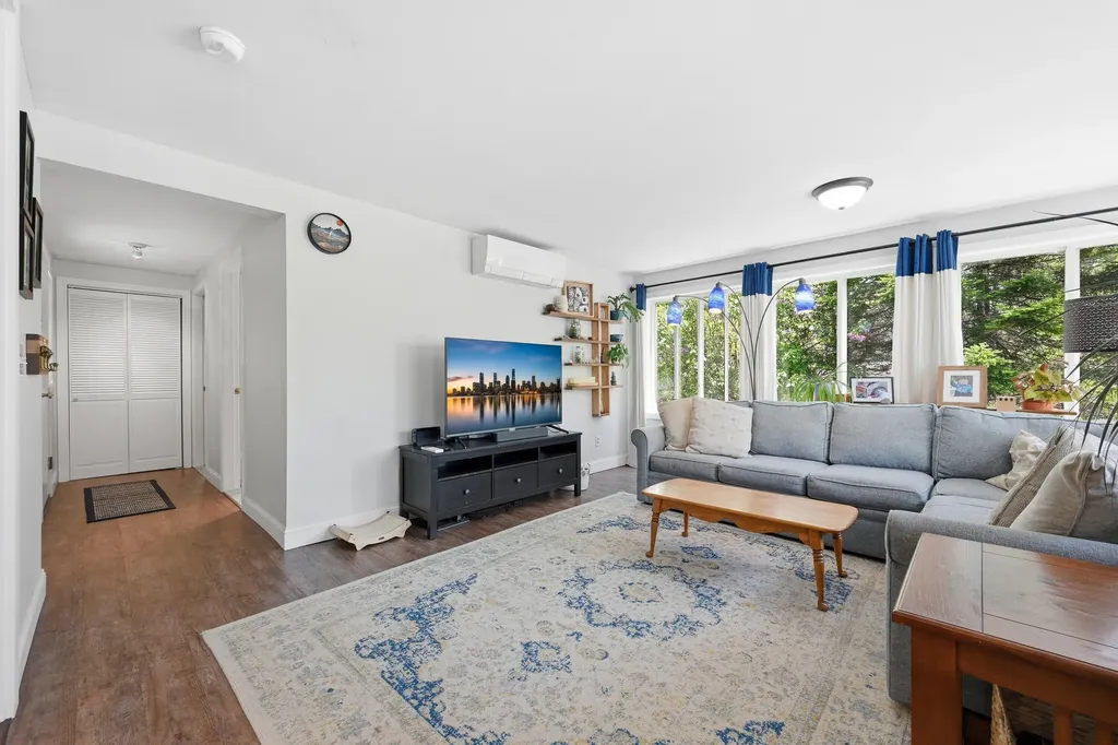 77 Lunt Road Falmouth ME 04105