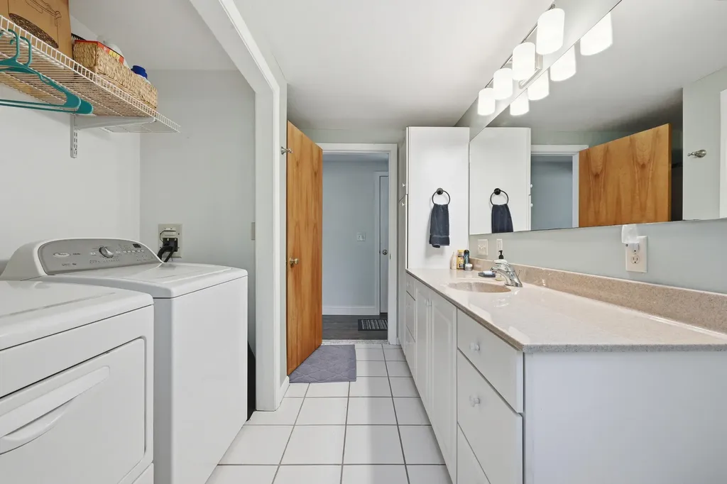 77 Lunt Road Falmouth ME 04105