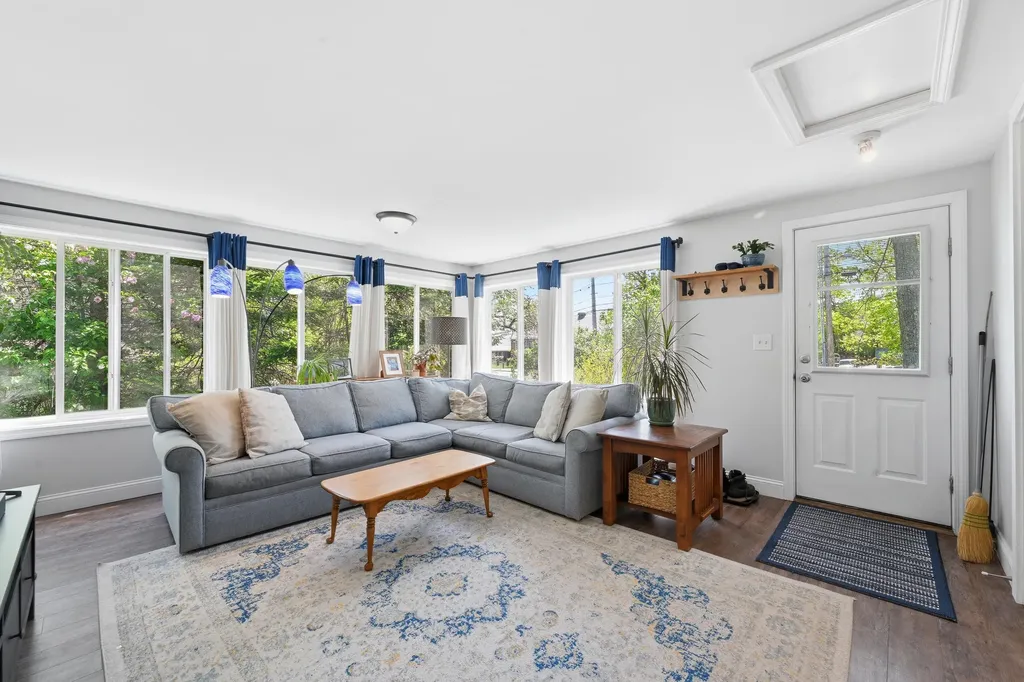 77 Lunt Road Falmouth ME 04105