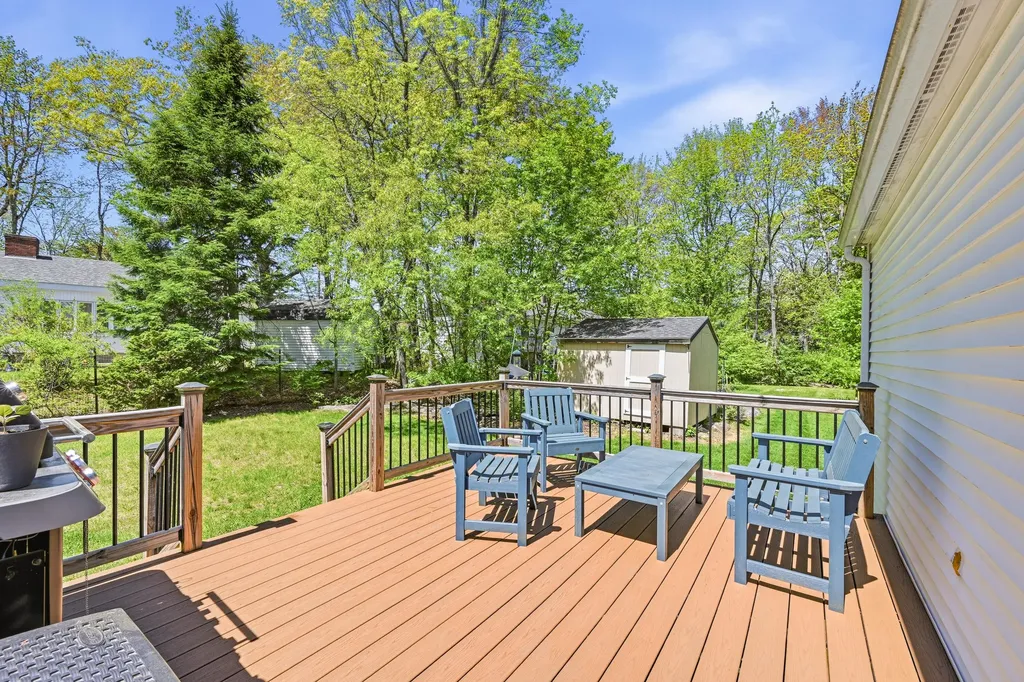 77 Lunt Road Falmouth ME 04105