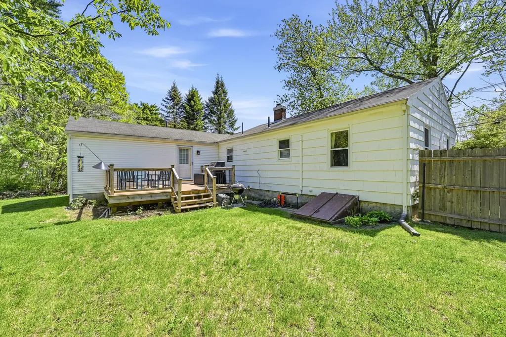 77 Lunt Road Falmouth ME 04105