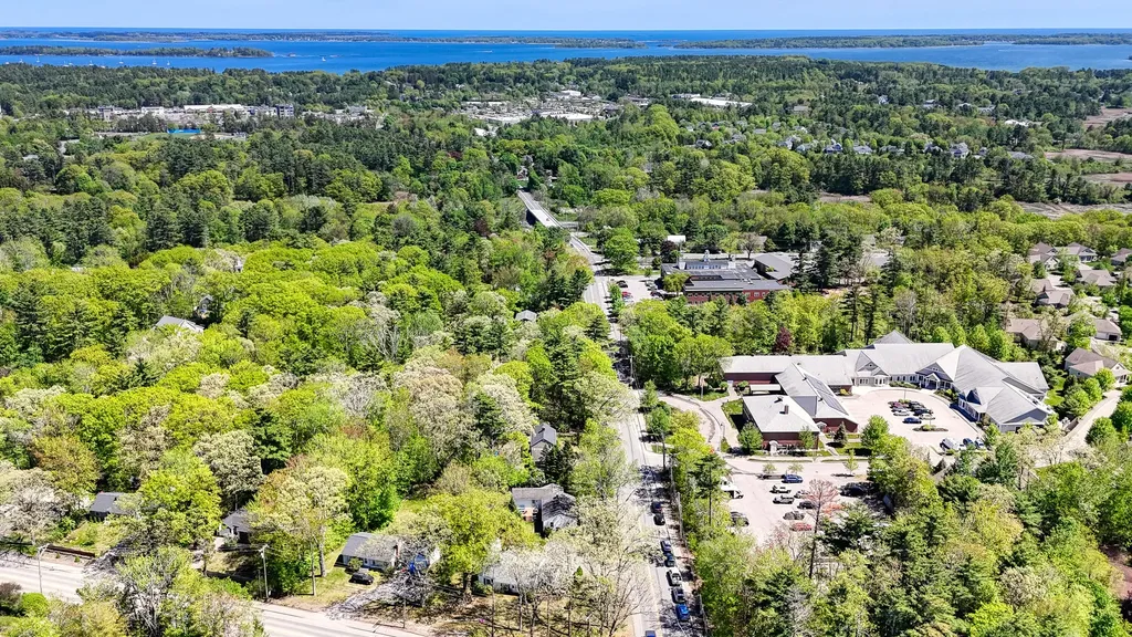 77 Lunt Road Falmouth ME 04105