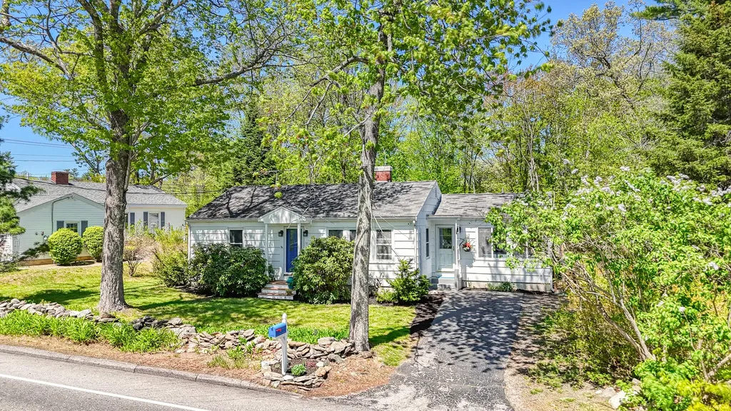 77 Lunt Road Falmouth ME 04105
