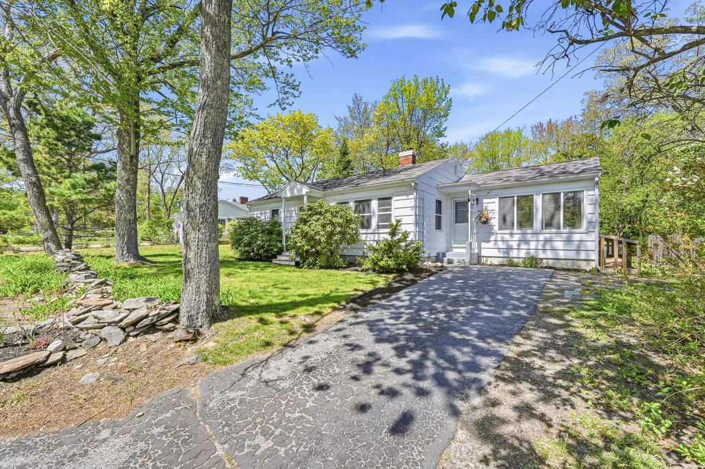 77 Lunt Road Falmouth ME 04105