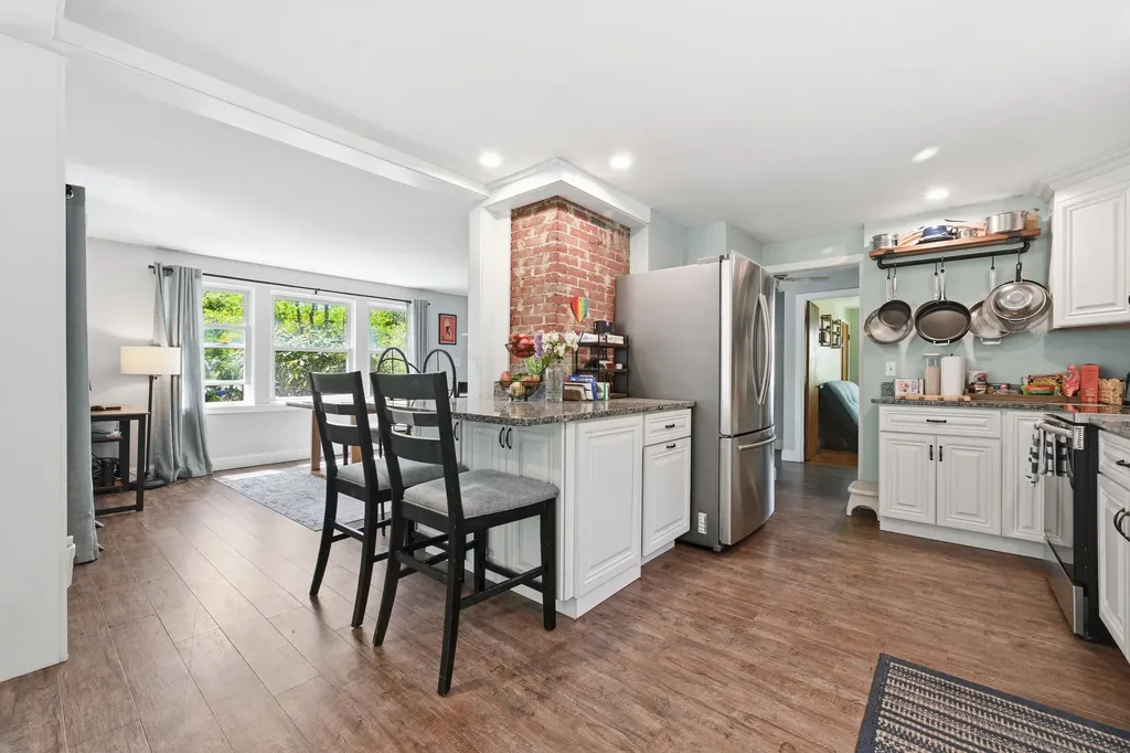77 Lunt Road Falmouth ME 04105