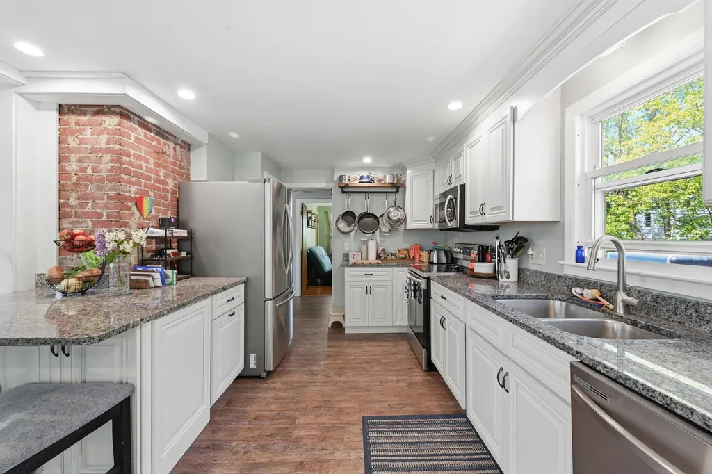 77 Lunt Road Falmouth ME 04105