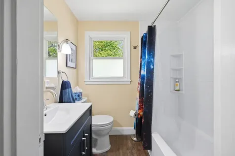 77 Lunt Road Falmouth ME 04105