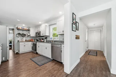 77 Lunt Road Falmouth ME 04105