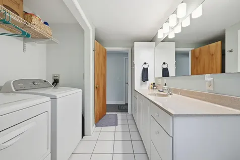 77 Lunt Road Falmouth ME 04105