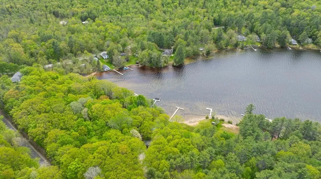 5 Cliff Lane Poland ME 04274