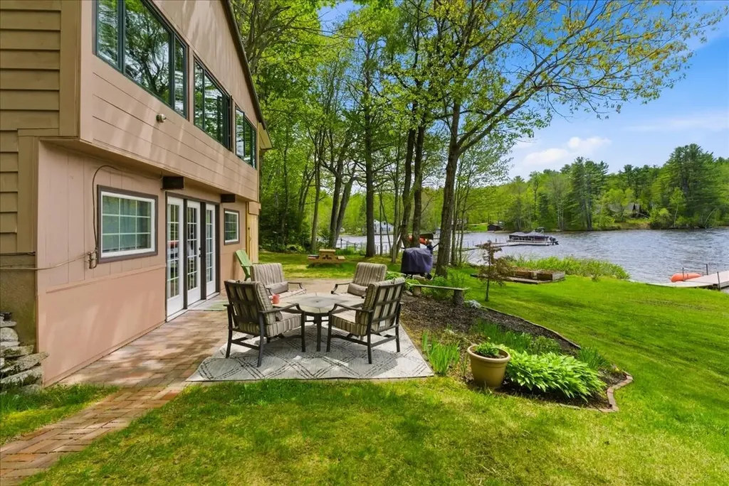 5 Cliff Lane Poland ME 04274