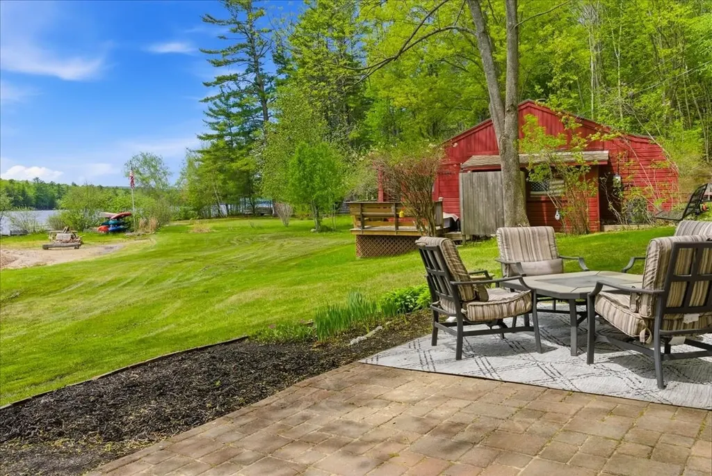 5 Cliff Lane Poland ME 04274