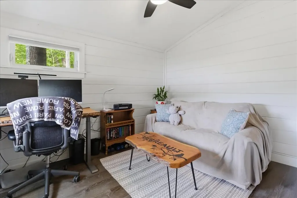 5 Cliff Lane Poland ME 04274