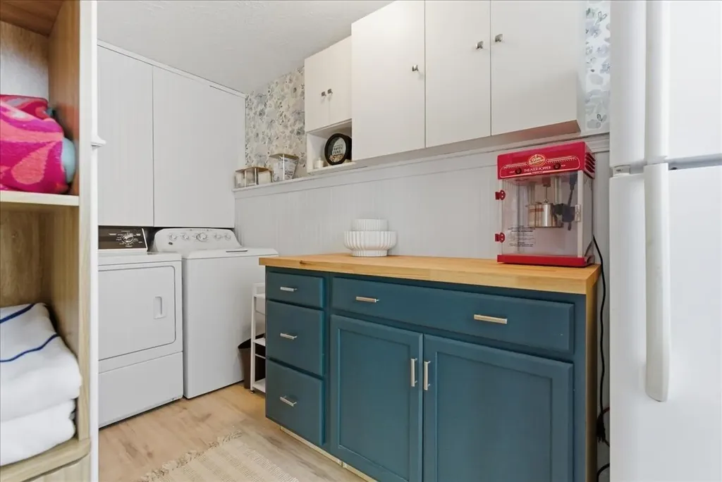 5 Cliff Lane Poland ME 04274