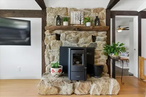 5 Cliff Lane Poland ME 04274