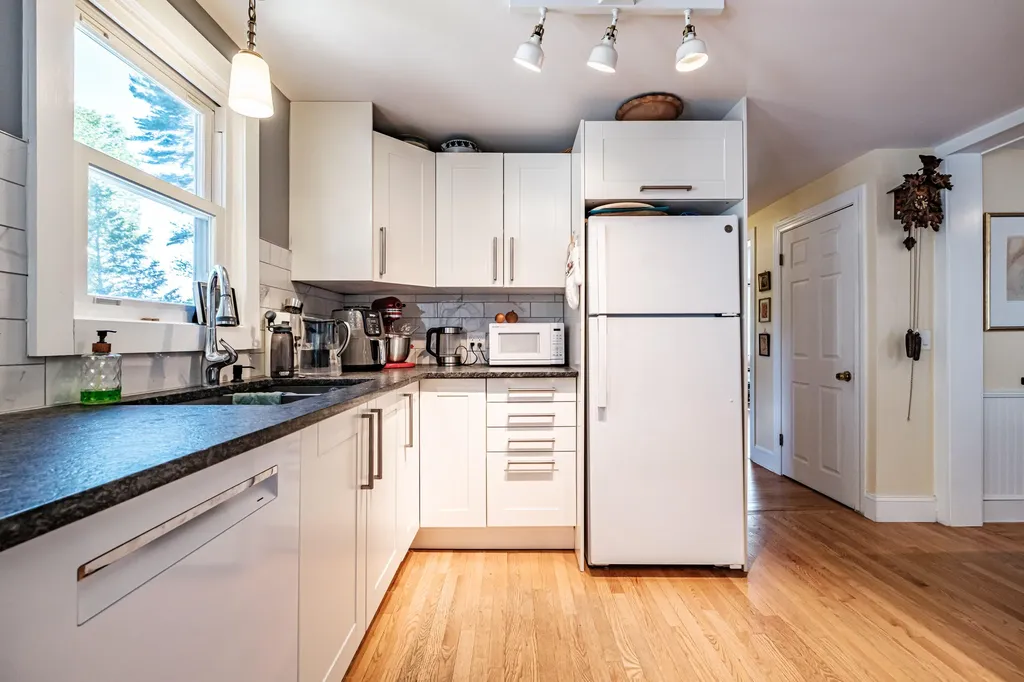 11 Glen Haven Road E Portland ME 04102