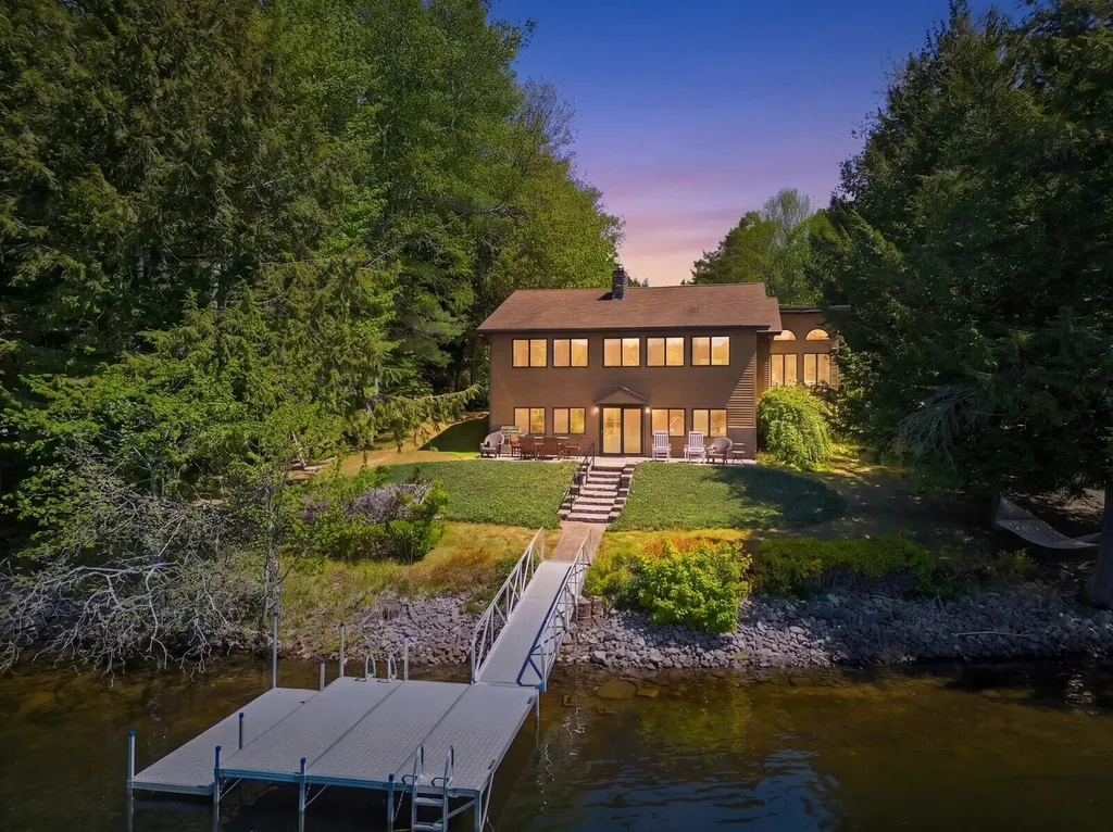 38 S Upper Narrows Lane Winthrop ME 04364