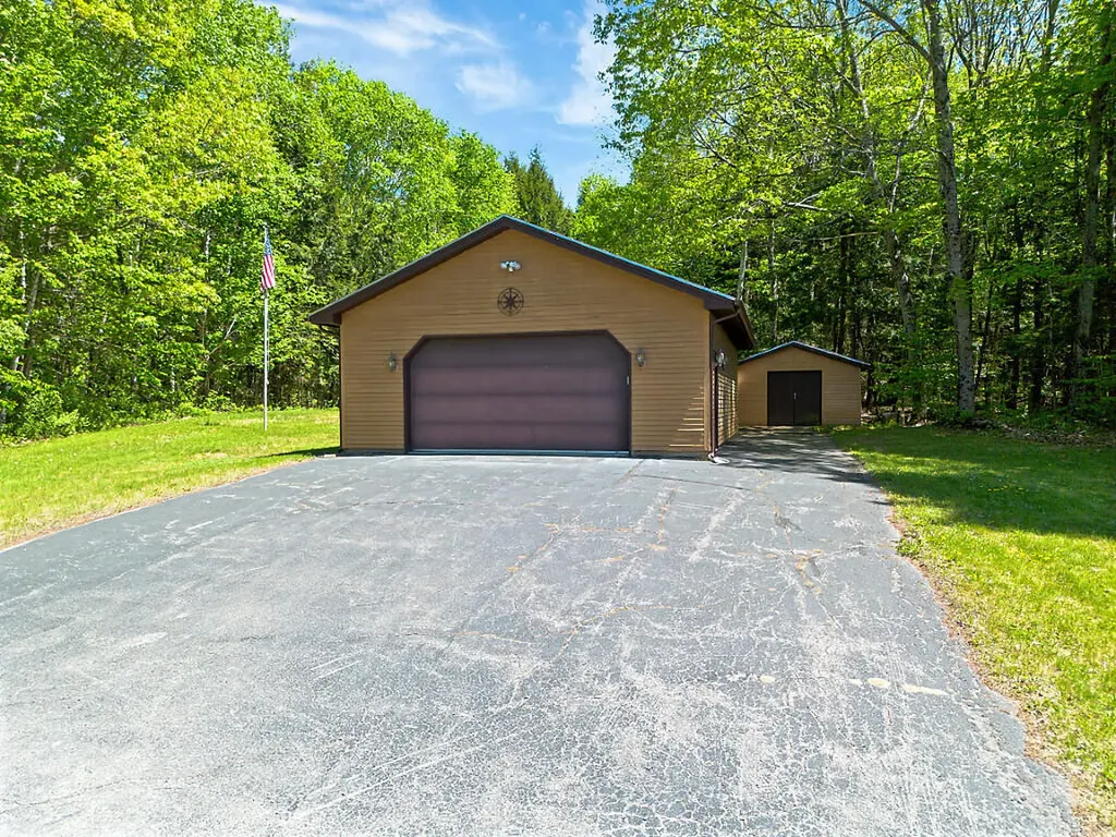 38 S Upper Narrows Lane Winthrop ME 04364