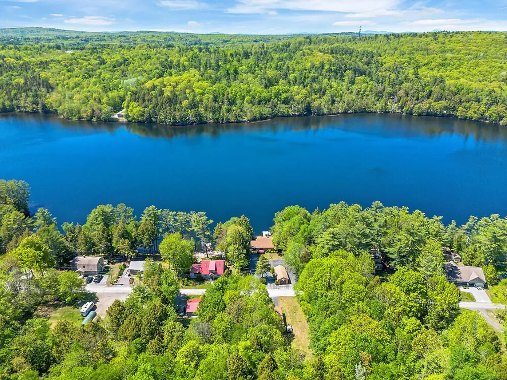 38 S Upper Narrows Lane Winthrop ME 04364
