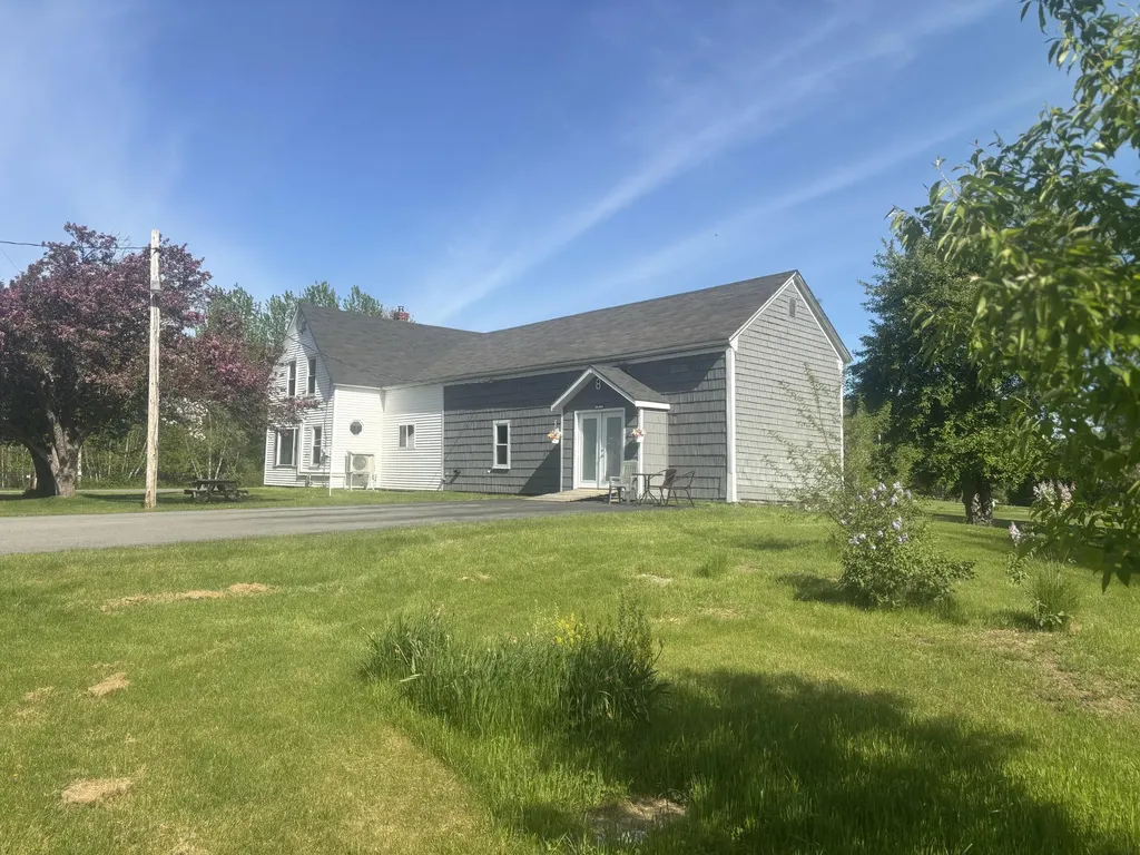 8 Lester Lane Burnham ME 04988