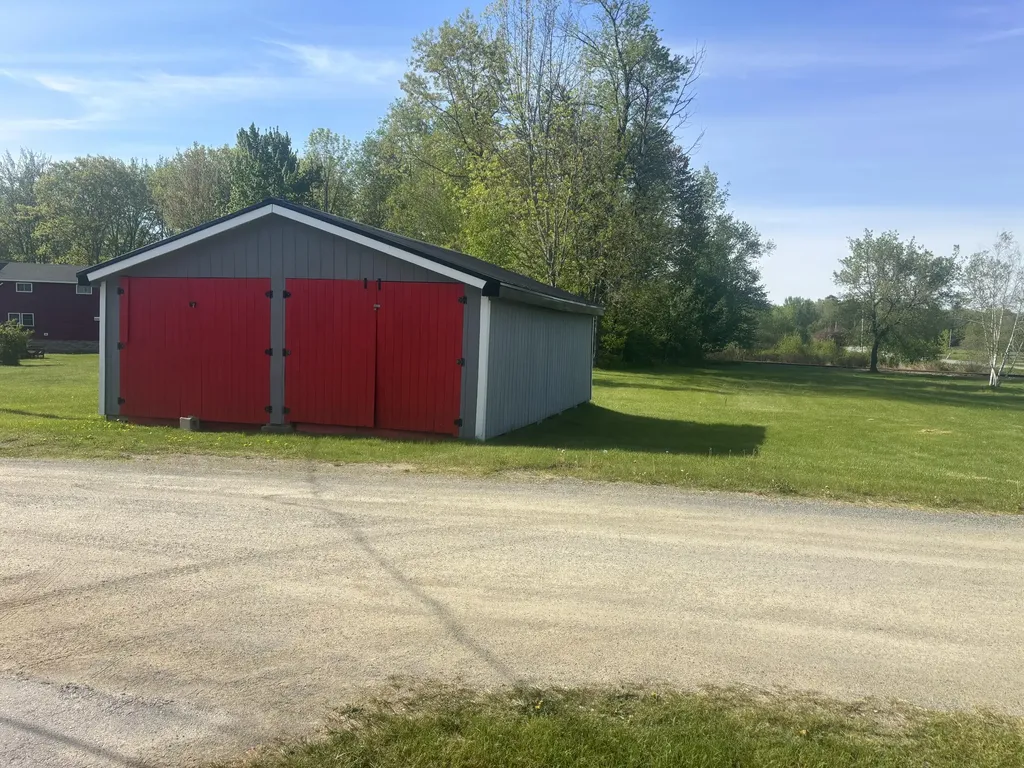 8 Lester Lane Burnham ME 04988