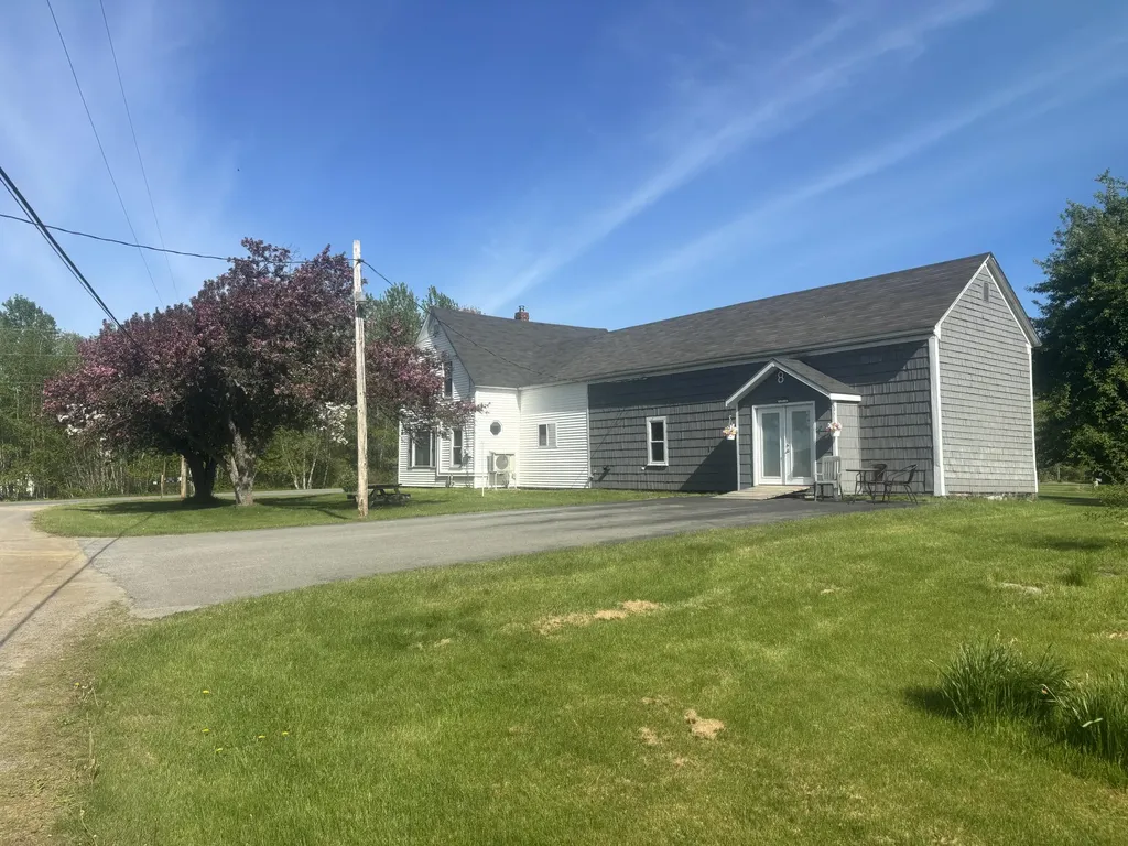 8 Lester Lane Burnham ME 04988
