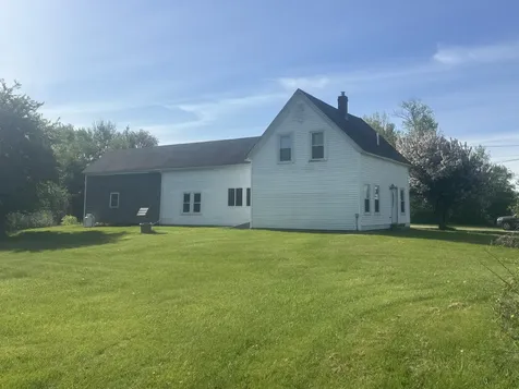 8 Lester Lane Burnham ME 04988
