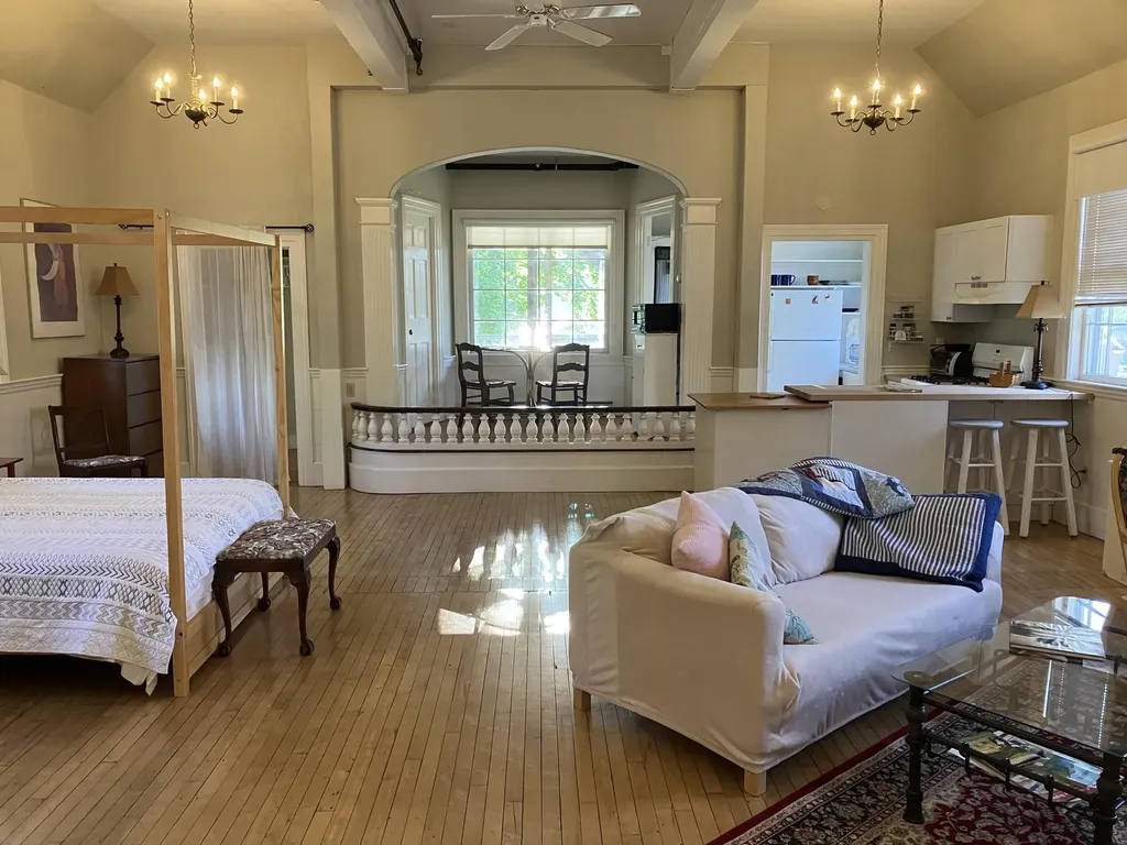 11 Water Street Damariscotta ME 04543