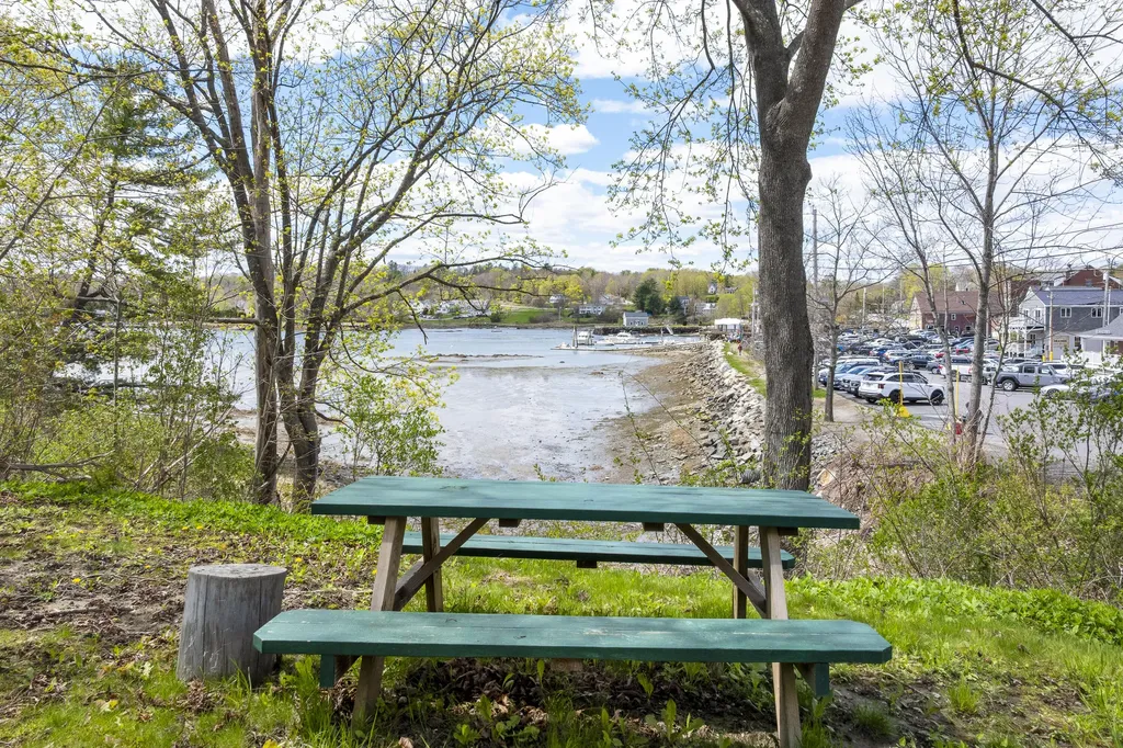 11 Water Street Damariscotta ME 04543