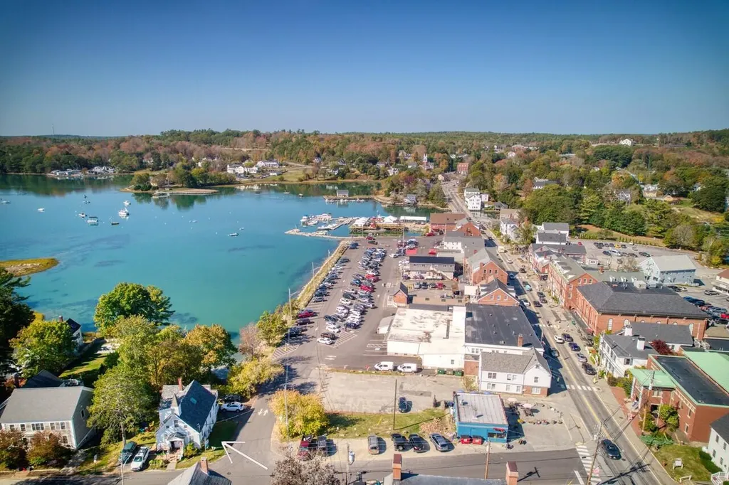 11 Water Street Damariscotta ME 04543