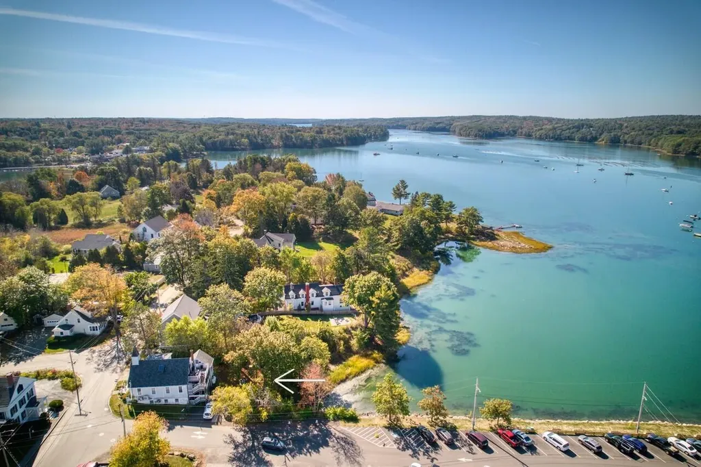 11 Water Street Damariscotta ME 04543