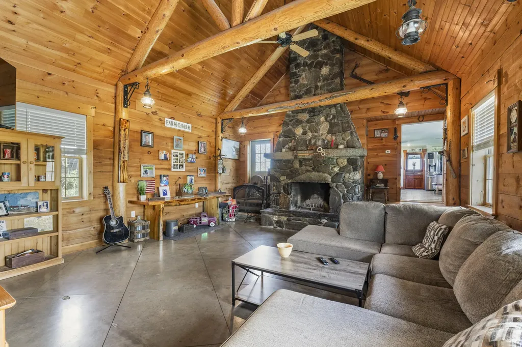 37 Mclaughlin Road Wilton ME 04294