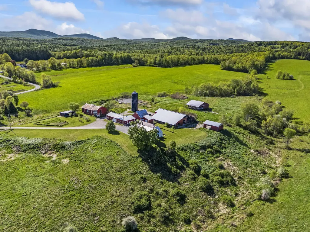 37 Mclaughlin Road Wilton ME 04294