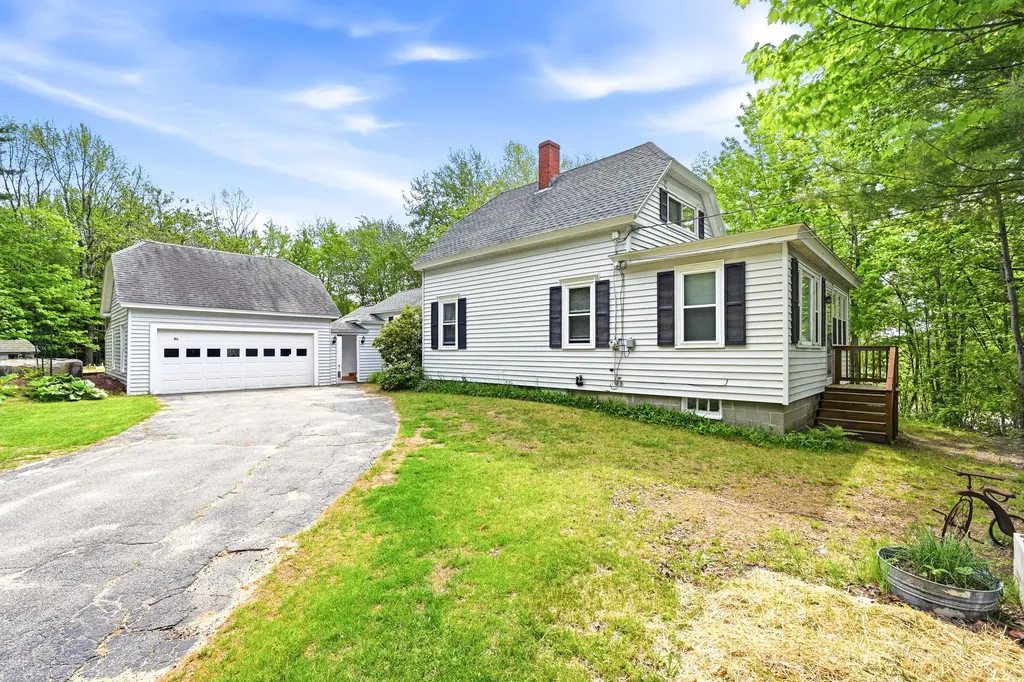 60 Ossipee Trail W Standish ME 04084