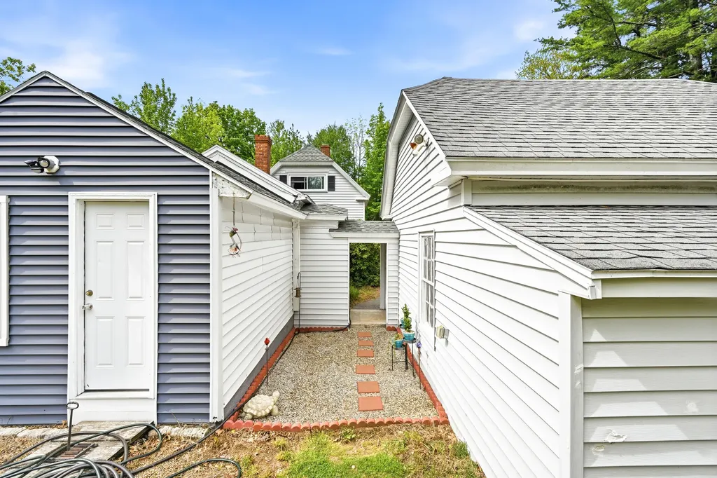 60 Ossipee Trail W Standish ME 04084
