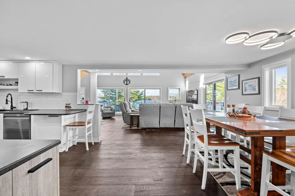 20 Partridge Way Naples ME 04055